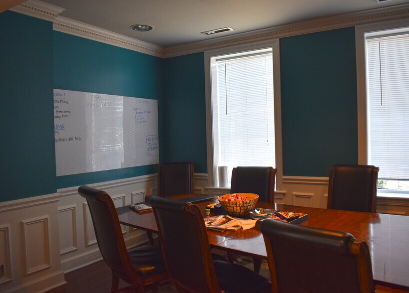 More Photos Of 25 Music Square E, Nashville Office For Lease