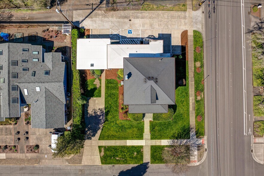 More Photos Of 340 NW 7th St, Corvallis Office For Sale