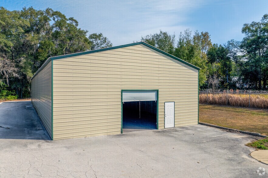 More Photos Of 1056 NE 16th St, Ocala Industrial For Lease