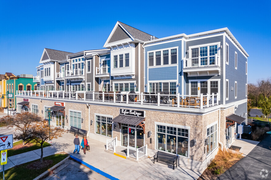 Primary Photo Of 145 W Wisconsin Ave, Pewaukee Storefront For Lease