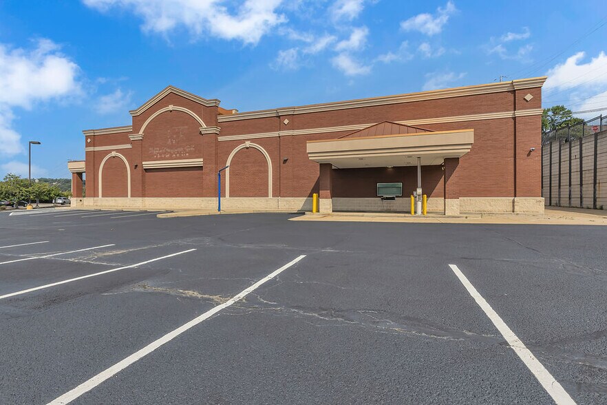 More Photos Of 351 Brighton Ave, Rochester Freestanding For Lease