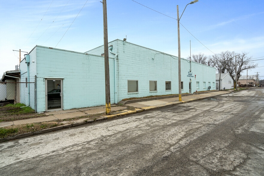 More Photos Of 1641 Crystal Ave, Kansas City Warehouse For Sale