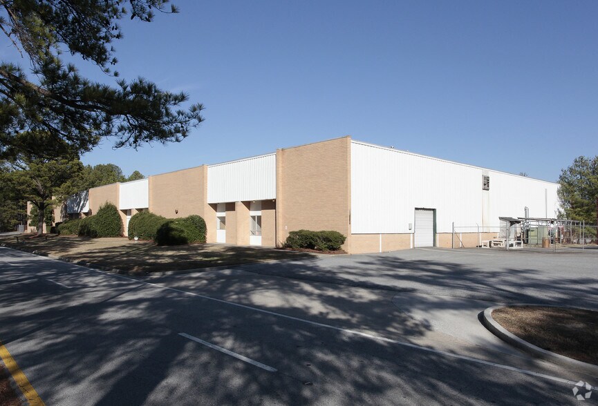 Primary Photo Of 655 Great Southwest Pky SW, Atlanta Warehouse For Sale