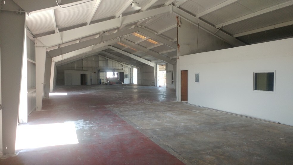 More Photos Of 2814 South St, Fort Myers Warehouse For Sale