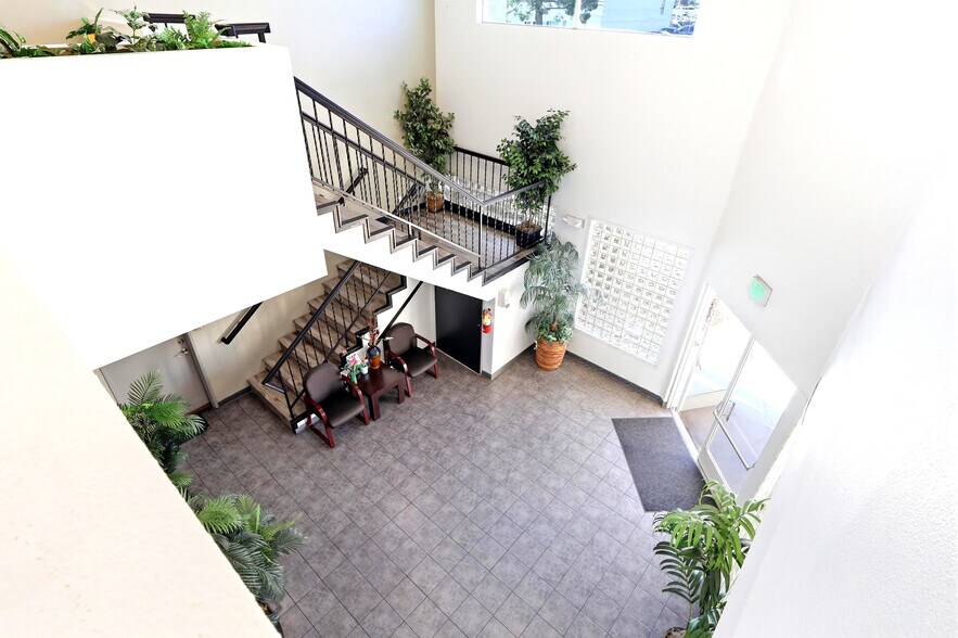 More Photos Of 15490 Civic Dr, Victorville Office For Sale