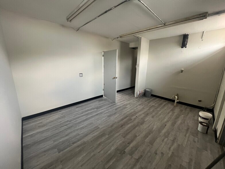 More Photos Of 35-101 E Fullerton Ave, Addison Unknown For Sale