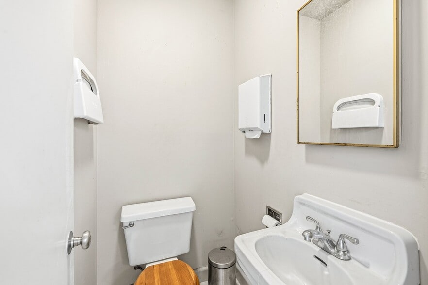 More Photos Of 3021 Telegraph Ave, Berkeley Medical For Sale