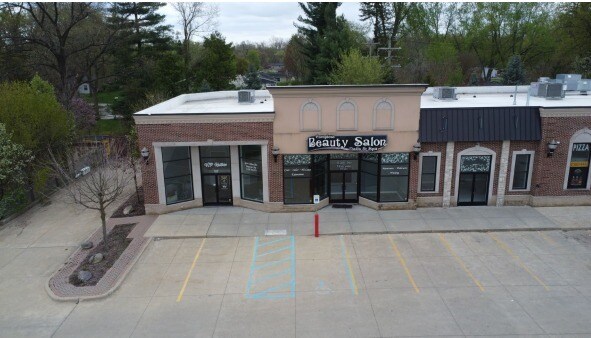 More Photos Of 7275 Cooley Lake Rd, West Bloomfield Storefront For Lease