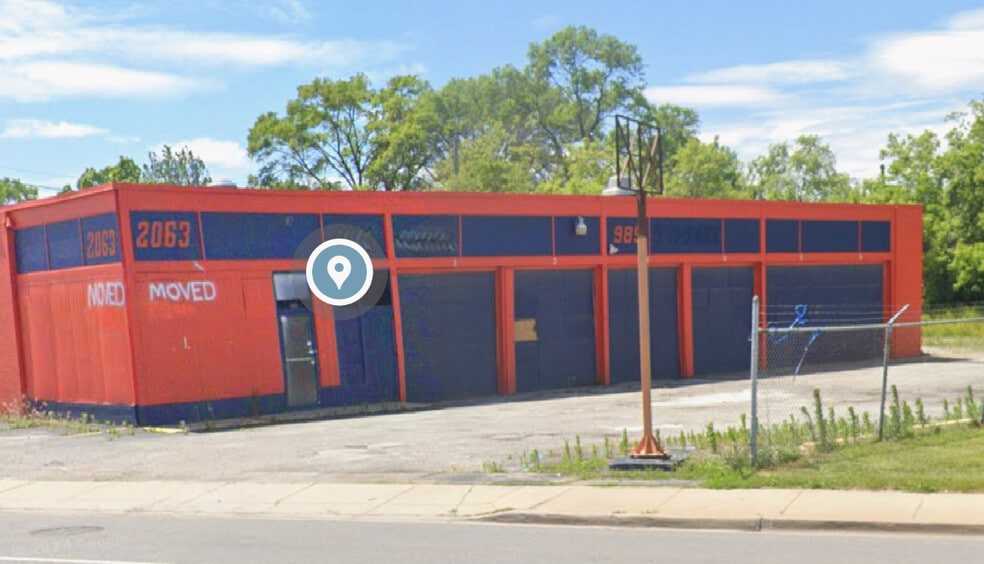 2063 Genesee Ave  