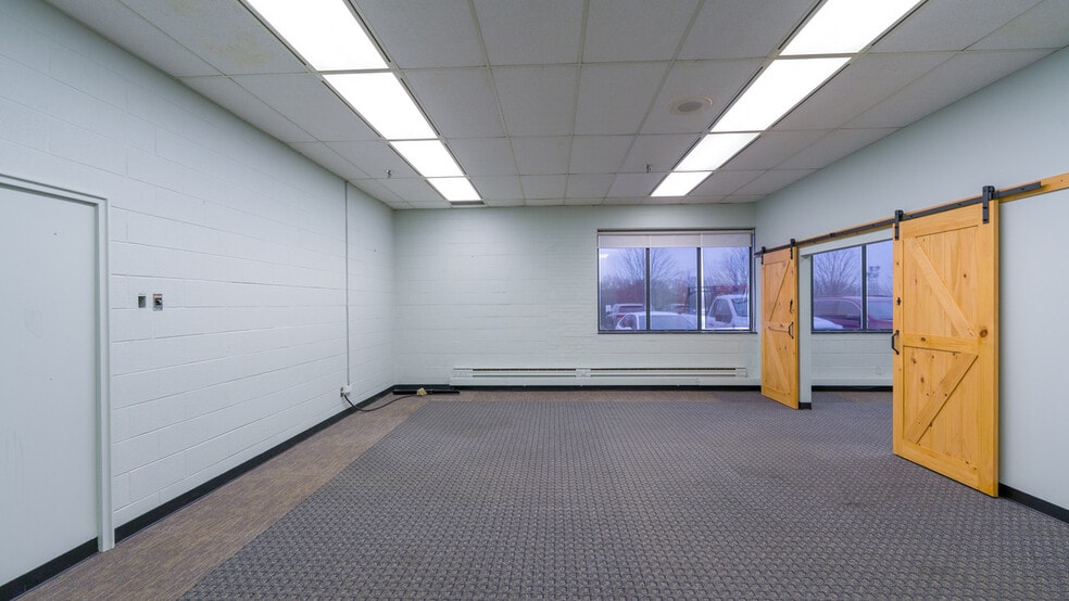 More Photos Of 128 Bingham Rd, Asheville Light Manufacturing For Lease
