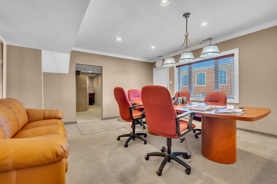 More Photos Of 519 Bristol Pike, Croydon Office Residential For Sale