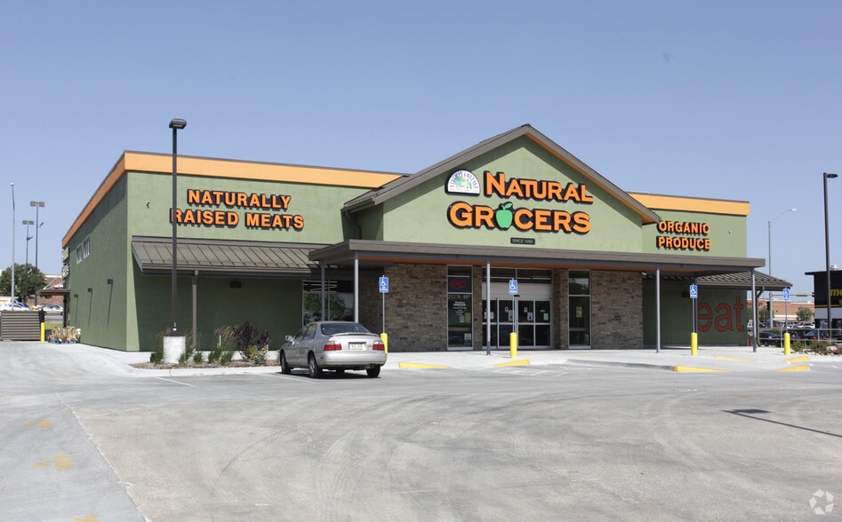 Primary Photo Of 212 N 48th St, Lincoln Supermarket For Sale