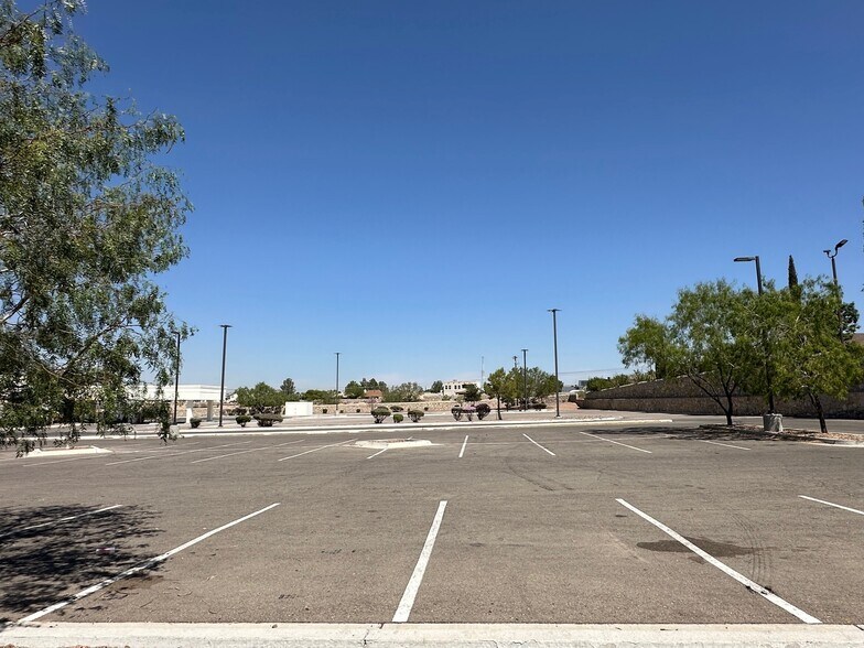 More Photos Of 5050 N Desert Blvd, El Paso Land For Sale