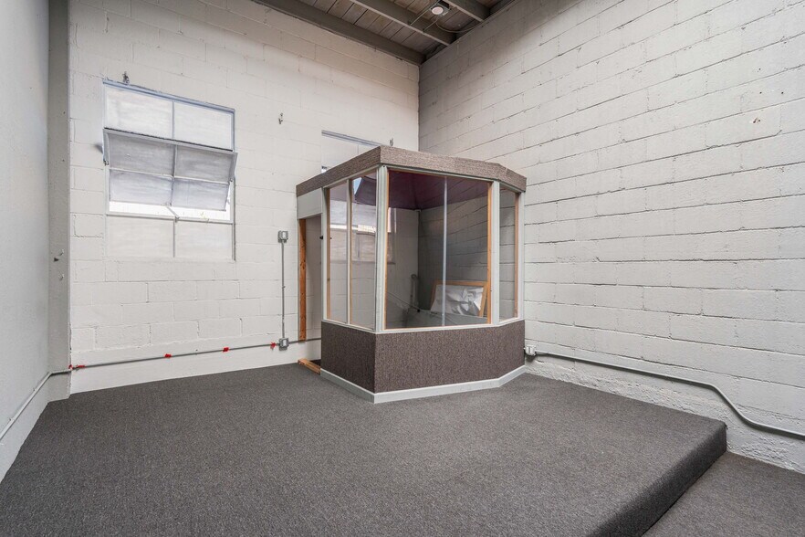 More Photos Of 4820 International Blvd, Oakland Storefront For Lease