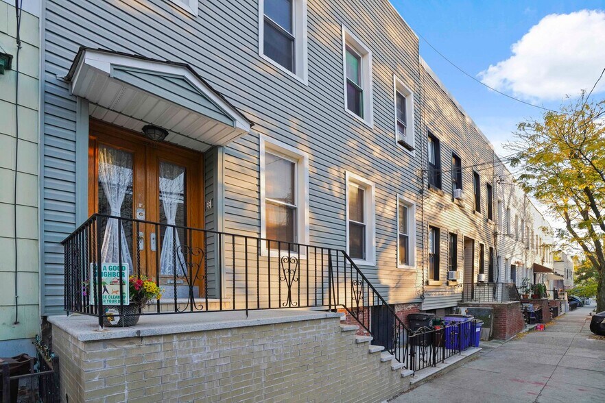 More Photos Of 1920 Palmetto St, Ridgewood Dormitory For Sale