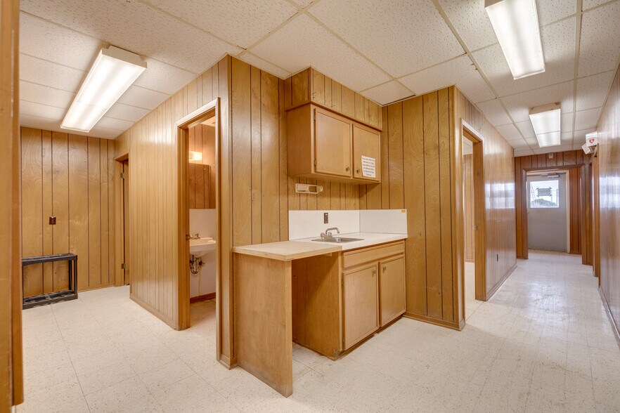 More Photos Of 2309 Zapata St, Freeport Warehouse For Sale