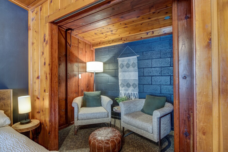 More Photos Of 13383 Sierra Way, Kernville Hotel For Sale