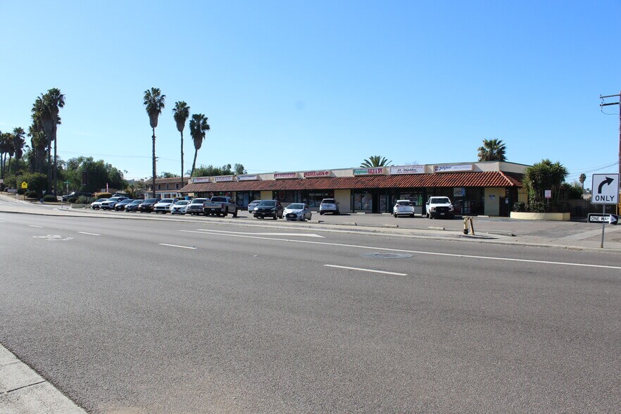 More Photos Of 305-321 N Ash St, Escondido Storefront For Lease