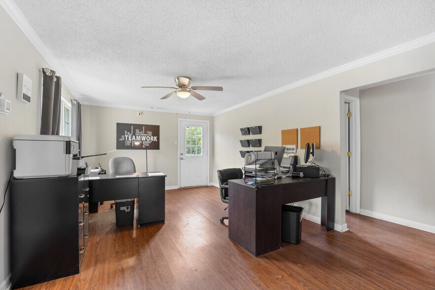 More Photos Of 5757 Ogeechee Rd, Savannah Flex For Lease