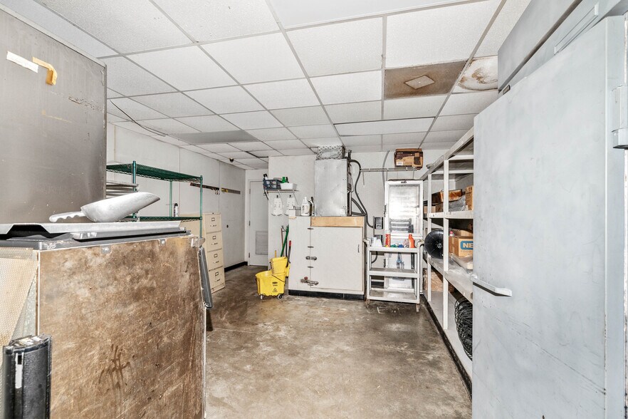 More Photos Of 5 Lane St, Yemassee Storefront For Lease