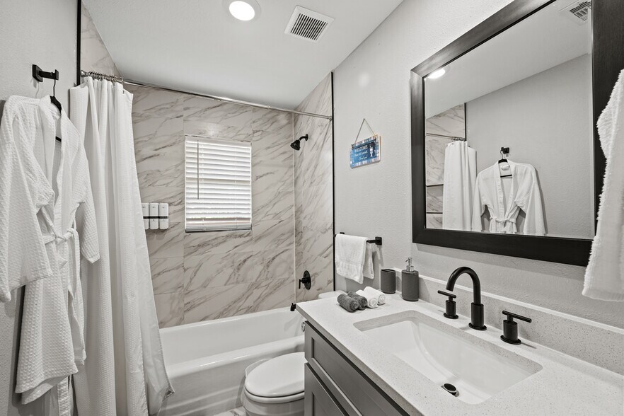 More Photos Of 2512 Calumet St, Houston Apartments For Sale