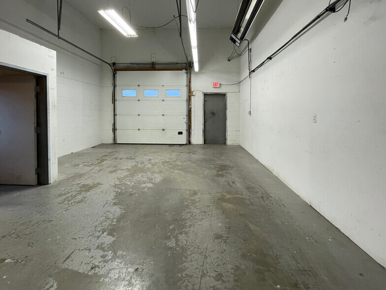 More Photos Of 715 Evans Crt, Kelowna Industrial For Lease