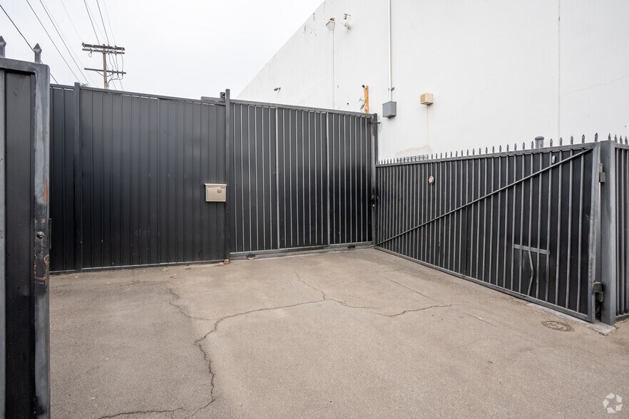 More Photos Of 9237 San Fernando Rd, Sun Valley Industrial For Sale