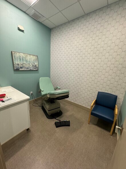 More Photos Of 2700 Immokalee Rd, Naples General Retail For Lease