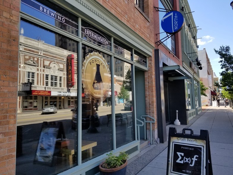 More Photos Of 7 N Saginaw St, Pontiac Office For Lease