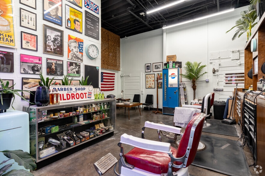 More Photos Of 2462-2472 Riopelle St, Detroit Storefront Retail Office For Sale