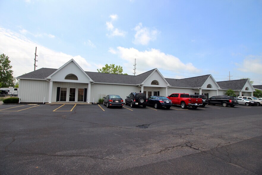 More Photos Of 2509 W 2nd St, Marion Office For Lease