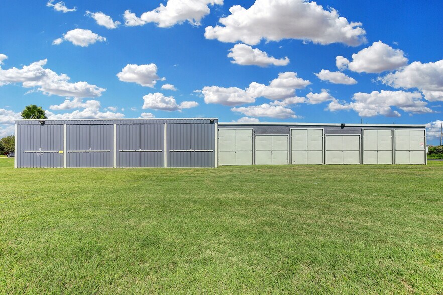 More Photos Of 1426 Nelson Ave, Port Bolivar Warehouse For Sale