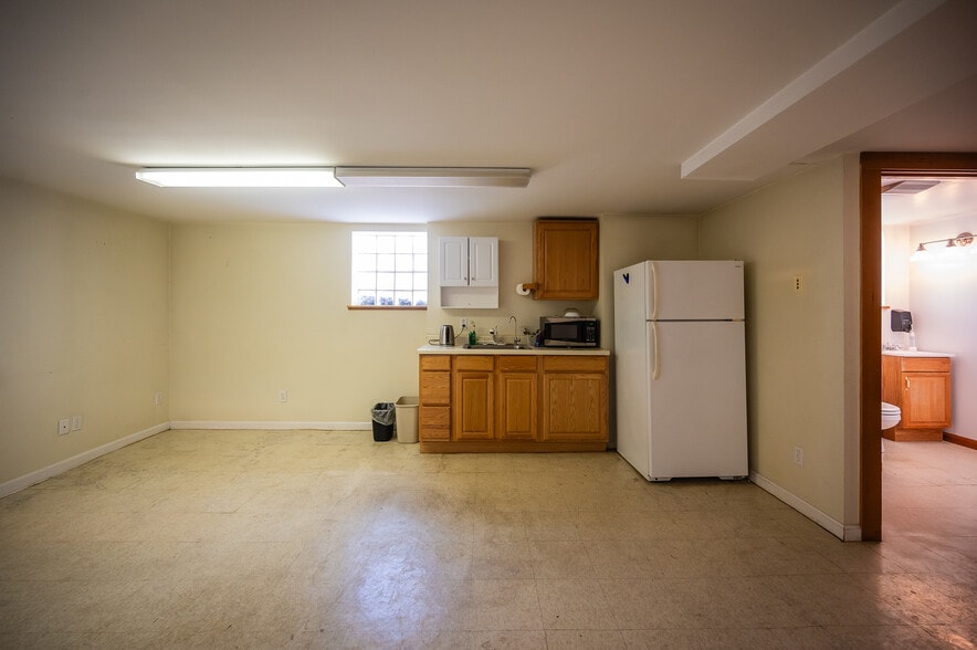 More Photos Of 1934 NE Broadway St, Portland Medical For Sale