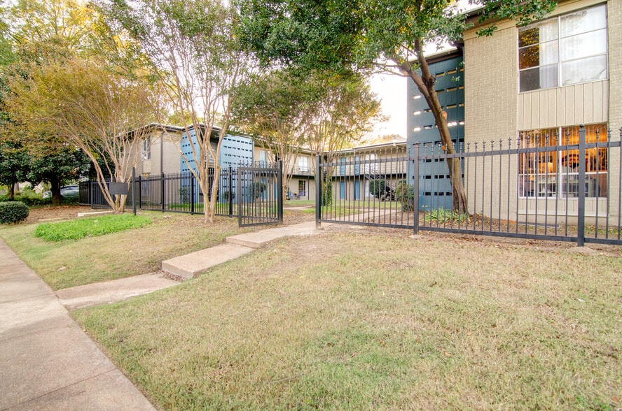 More Photos Of 21 Diana St, Memphis Apartments For Sale