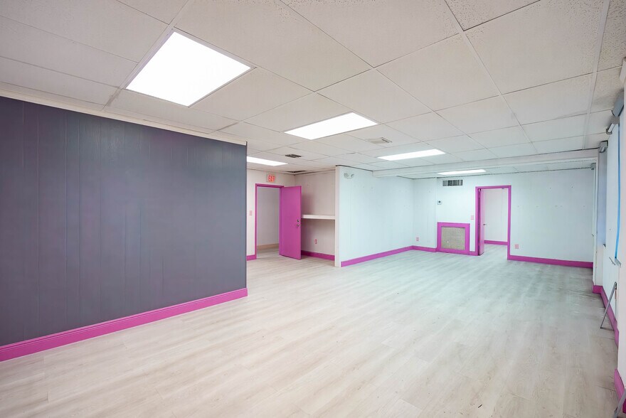 More Photos Of 7915 Biscayne Blvd, Miami Storefront Retail Residential For Lease