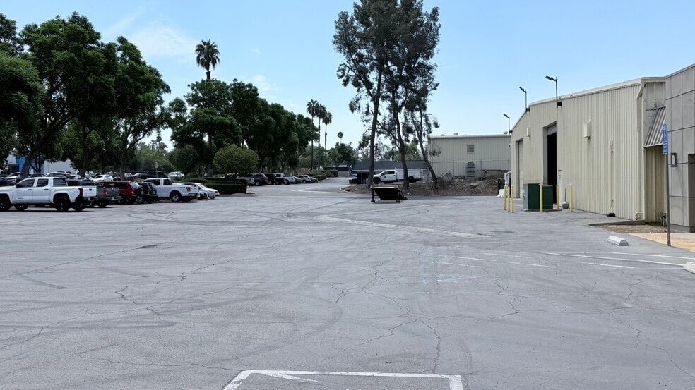 More Photos Of 3070 Myers St, Riverside Warehouse For Sale