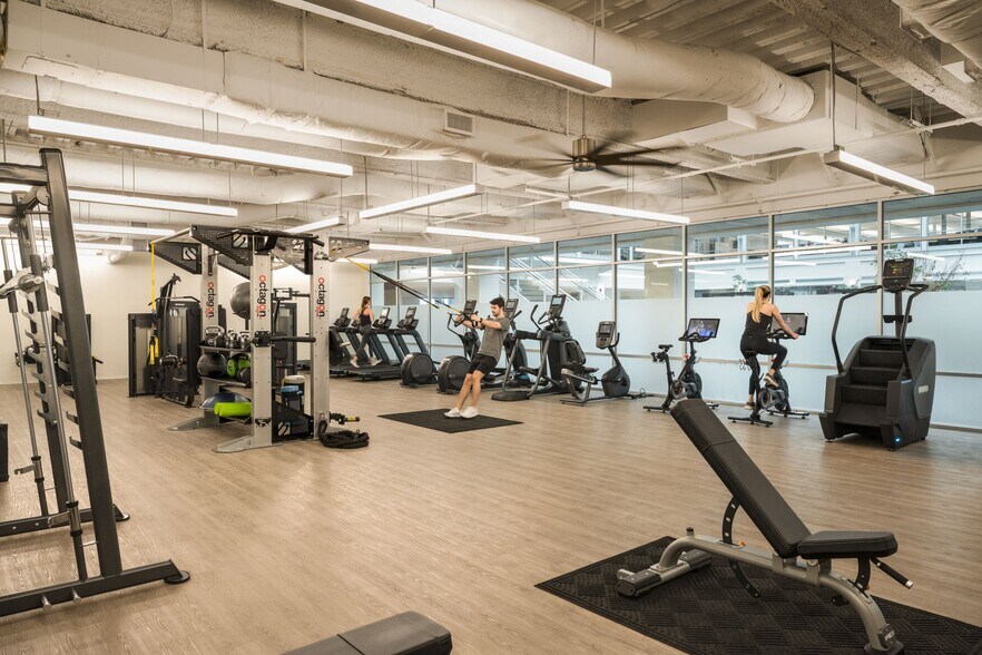 More Photos Of 100 Coastal Dr, Charleston Office Residential For Lease