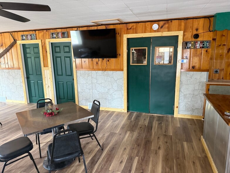 More Photos Of 1640 W US-2, Crystal Falls Restaurant For Sale