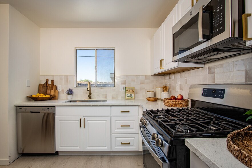 More Photos Of 7382 Olympic Rd, Joshua Tree Apartments For Sale