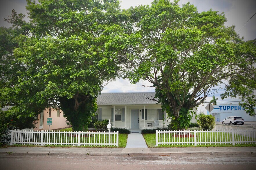 More Photos Of 931 N J St, Lake Worth Beach Apartments For Sale