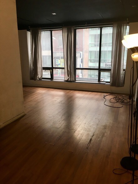 More Photos Of 41 W 36th St, New York Office For Sale