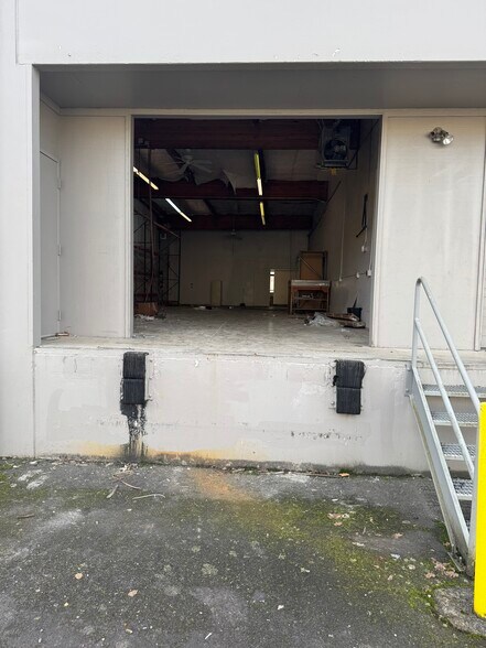 More Photos Of 8050 SW Nimbus Ave, Beaverton Light Manufacturing For Lease