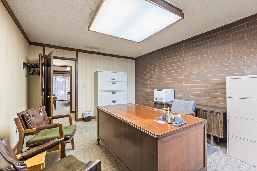 More Photos Of 411-413 N 2nd St, Yakima Office For Sale