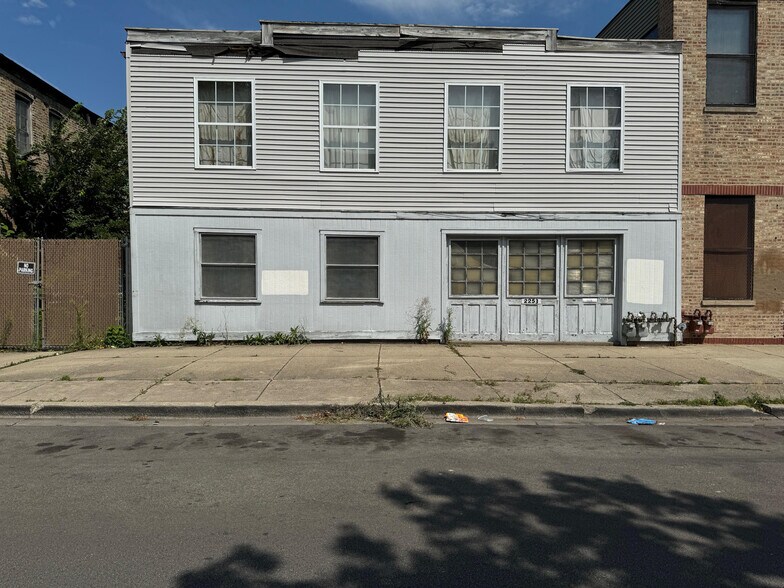 Primary Photo Of 2251 Troy St, Chicago Land For Sale
