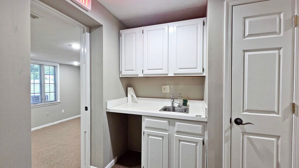 More Photos Of 1300-1302 Lafayette Dr, Alexandria Office For Lease