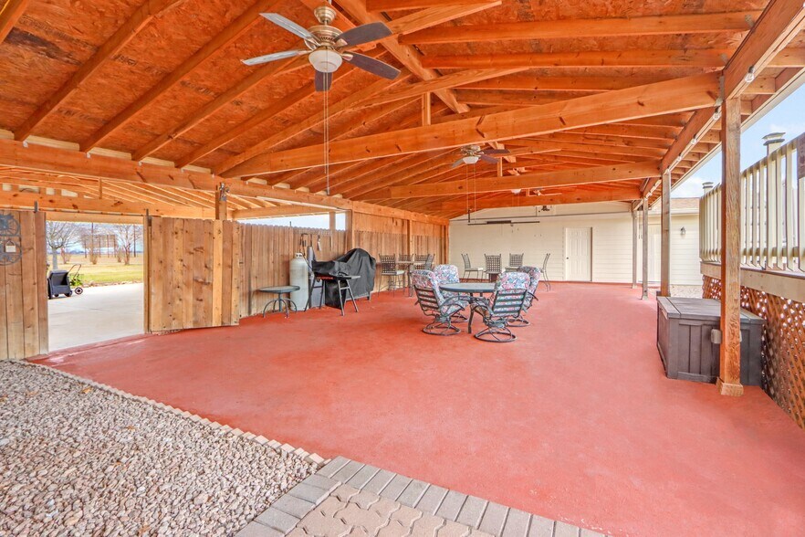 More Photos Of 5037 Texas 123, Seguin Office For Sale