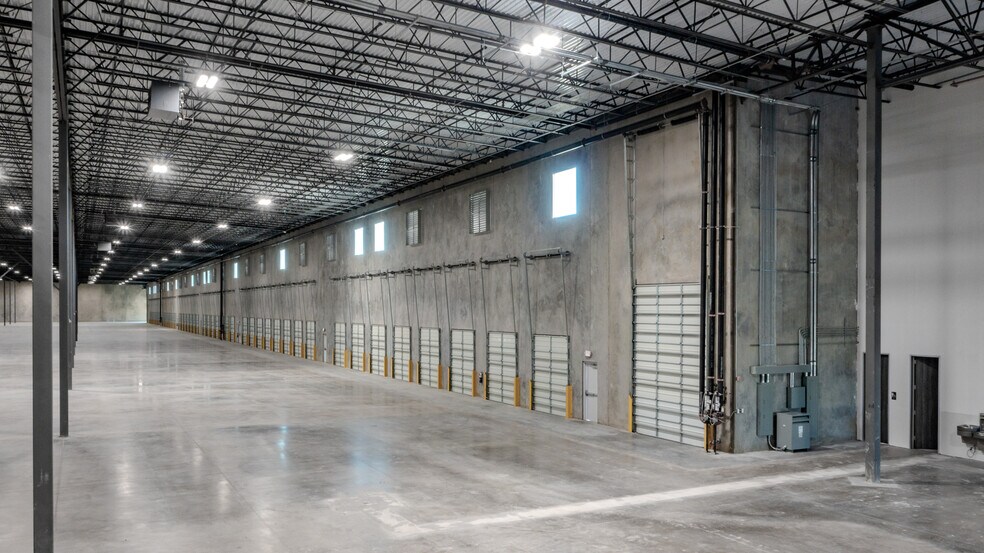 More Photos Of 6851 Cal Turner Dr, San Antonio Distribution For Lease