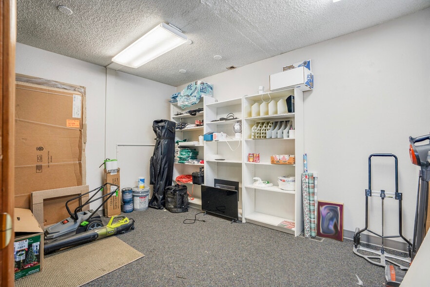 More Photos Of 1149-1159 SW 4th Ave, Ontario Office For Sale