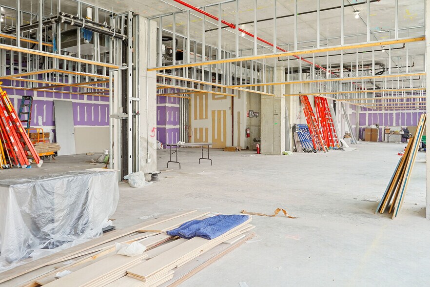 More Photos Of 200 Kent Ave, Brooklyn Office For Lease