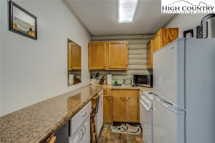 More Photos Of 71 E Cheek St, Sparta Apartments For Sale